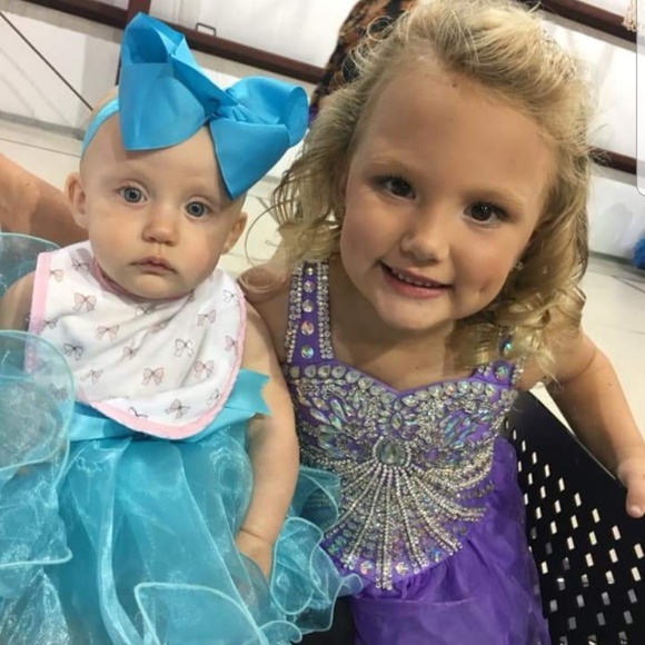 Meet your Posher, Amber - Picture 3 of 7